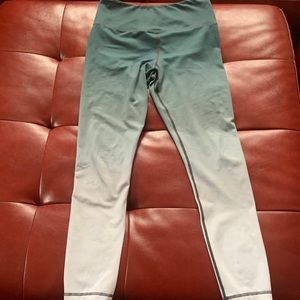 ZYIA high-waist, 7/8 length leggings Medium